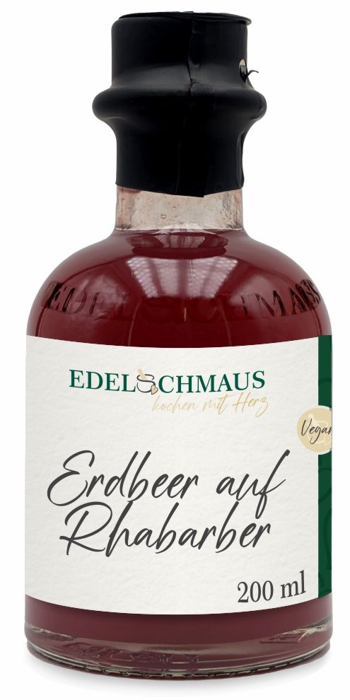 Erdbeer auf Rhabarber